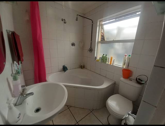 3 BEDROOM HOUSE FOR SALE IN PORTLANDS
